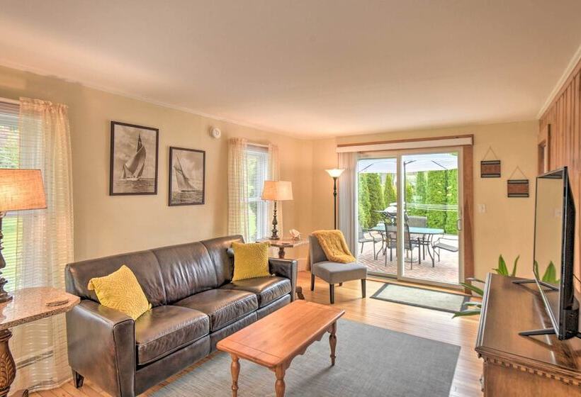 Kennebunk Home W/ Yard < 1 Mile To Dock Square!