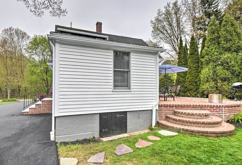 Kennebunk Home W/ Yard < 1 Mile To Dock Square!