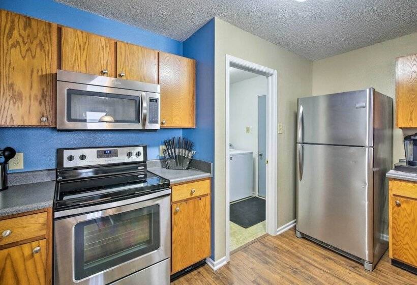 Lafayette House   7 Mi. To Purdue & Downtown!