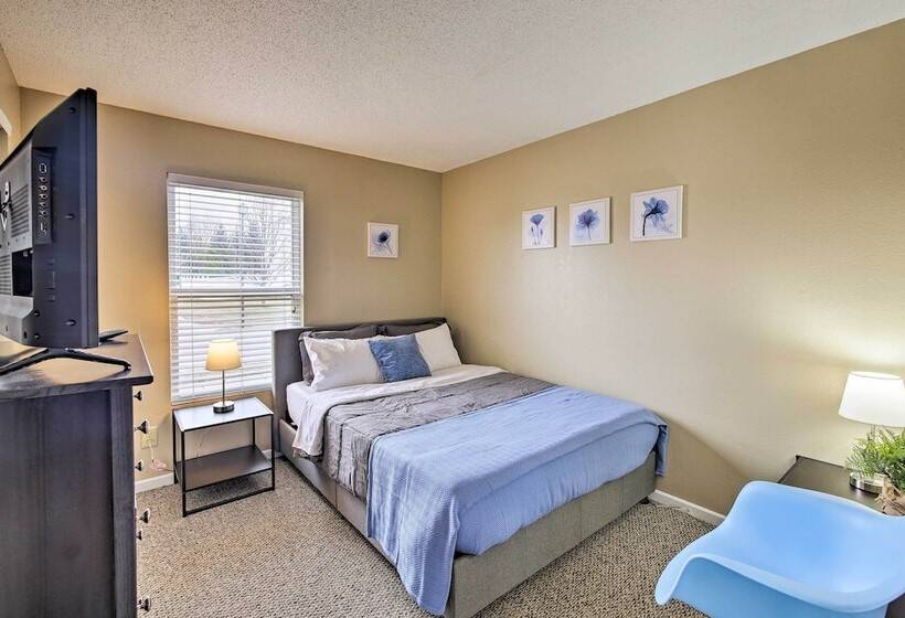 Lafayette House   7 Mi. To Purdue & Downtown!