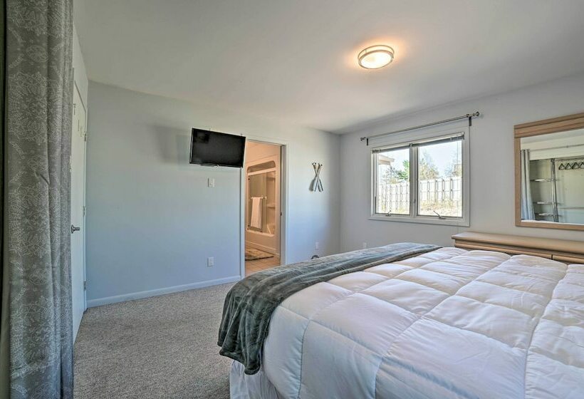 Lake Huron Home W/ Direct Beach Access!