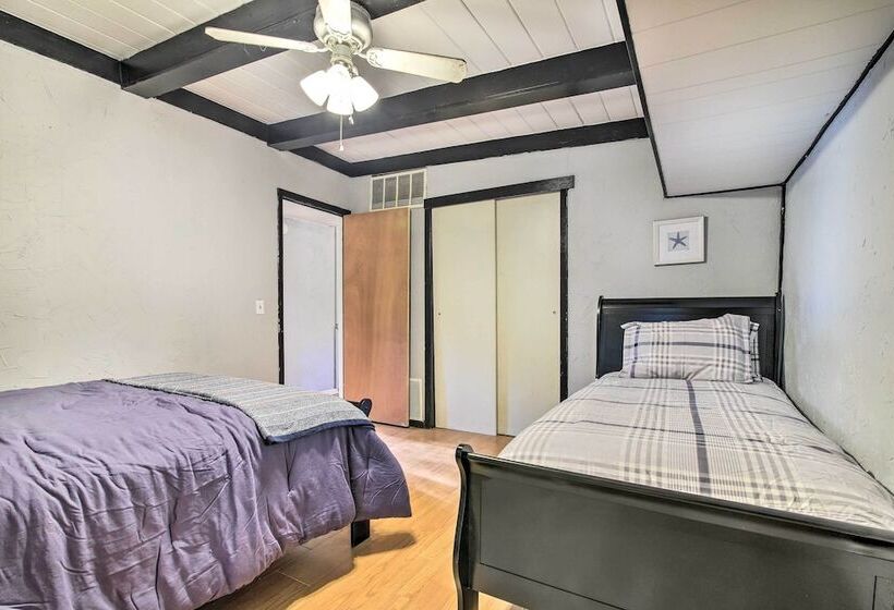 Lake Lbj Cabin: Walk To Parks & Boat Ramp!