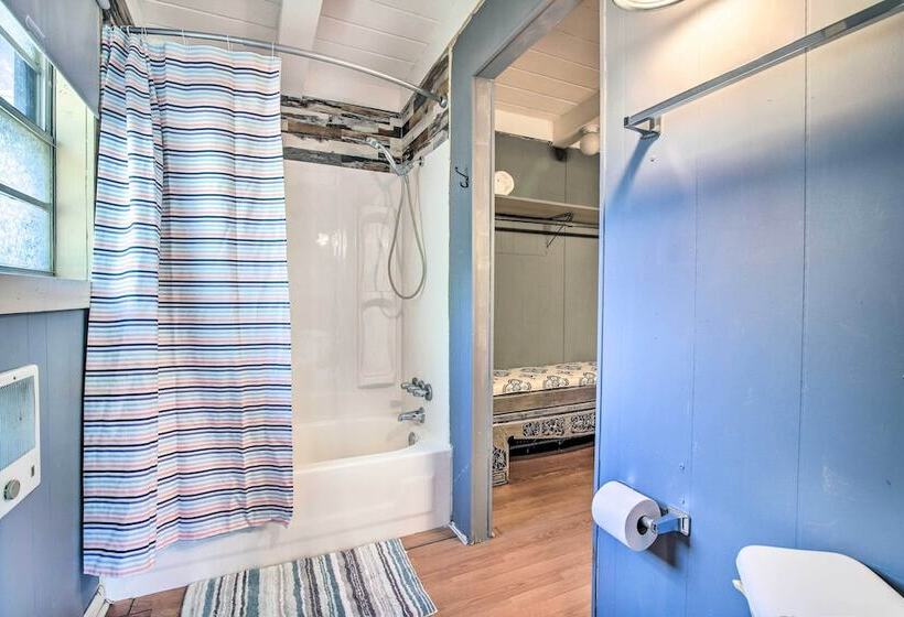 Lake Lbj Cabin: Walk To Parks & Boat Ramp!