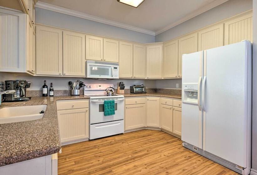 Lake Livingston Retreat W/ Boat Dock & Slip!