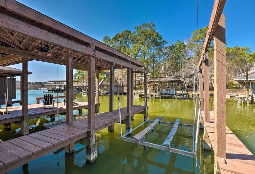 Lake Livingston Retreat W/ Boat Dock & Slip!