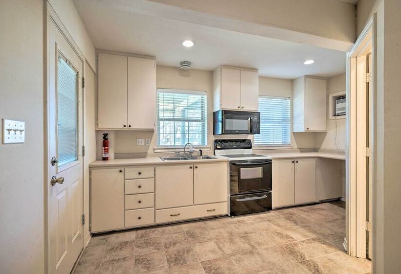 Lake Livingston Retreat W/ Boat Dock & Slip!