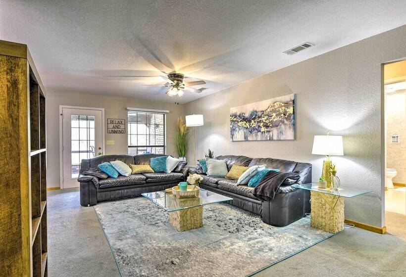 Lake Palo Pinto Retreat: Dock & Private Pool!