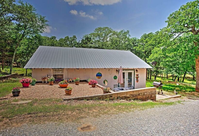 Lake Texoma Cabin 1 Mi To Park & Boat Ramp!