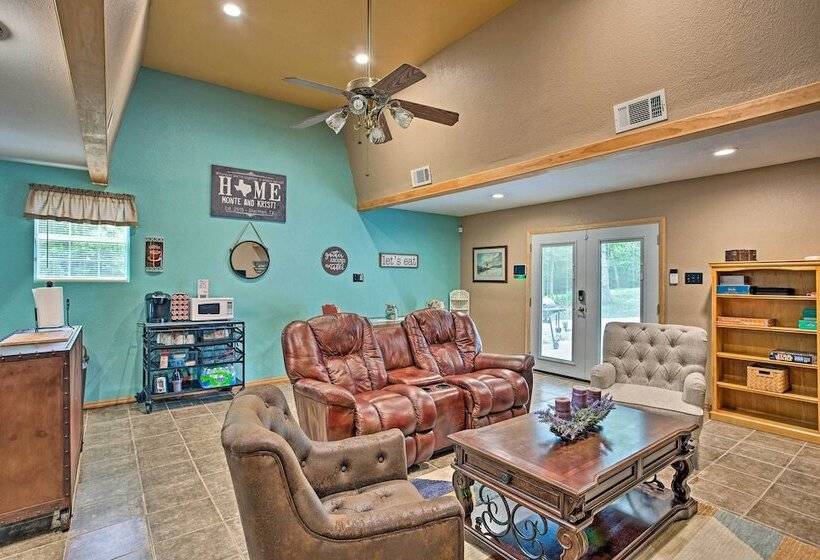 Lake Texoma Cabin 1 Mi To Park & Boat Ramp!