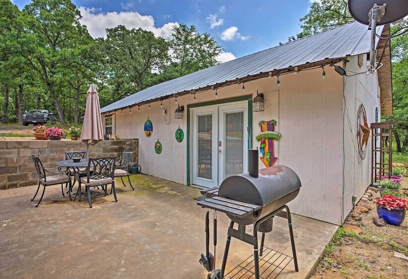 Lake Texoma Cabin 1 Mi To Park & Boat Ramp!