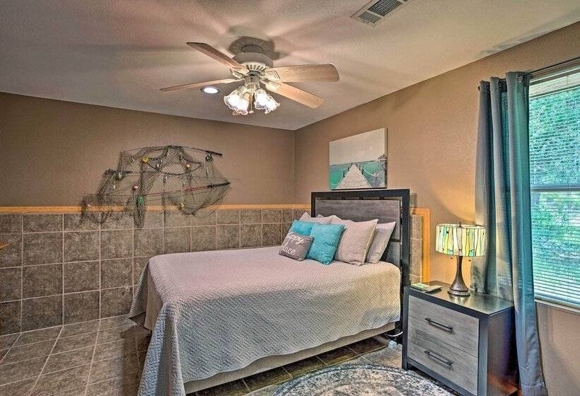 Lake Texoma Cabin 1 Mi To Park & Boat Ramp!