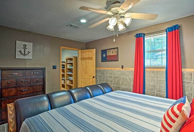 Lake Texoma Cabin 1 Mi To Park & Boat Ramp!