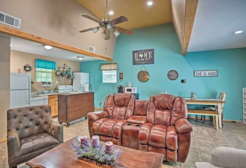 Lake Texoma Cabin 1 Mi To Park & Boat Ramp!