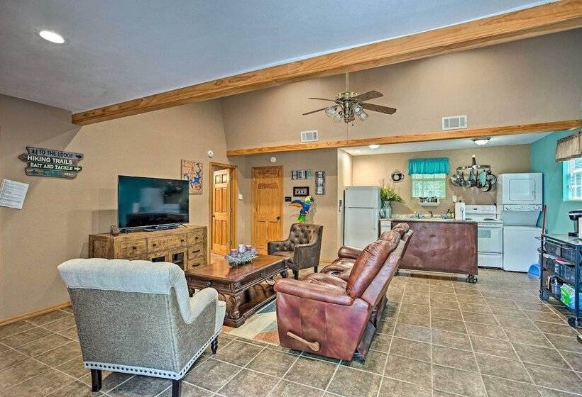 Lake Texoma Cabin 1 Mi To Park & Boat Ramp!