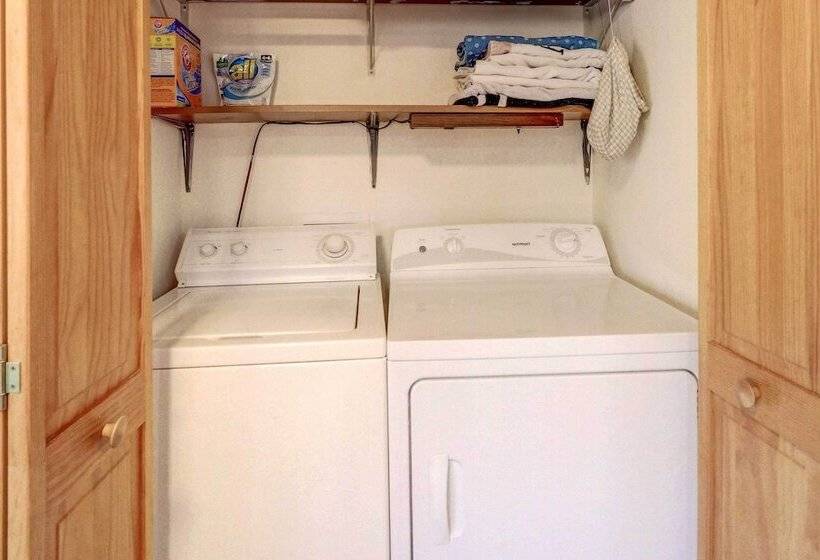 Lakefront Butler Retreat W/ Hot Tub & Dock!