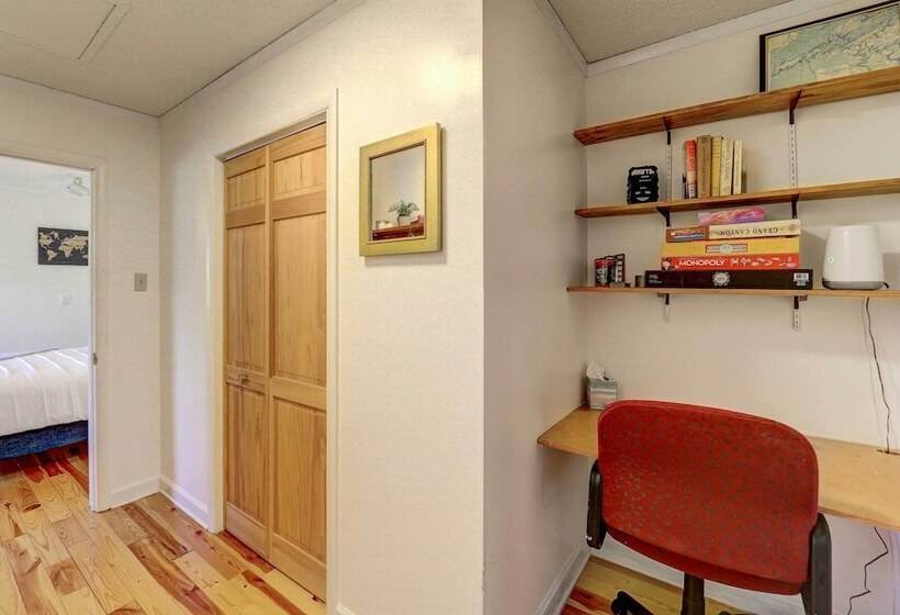 Lakefront Butler Retreat W/ Hot Tub & Dock!