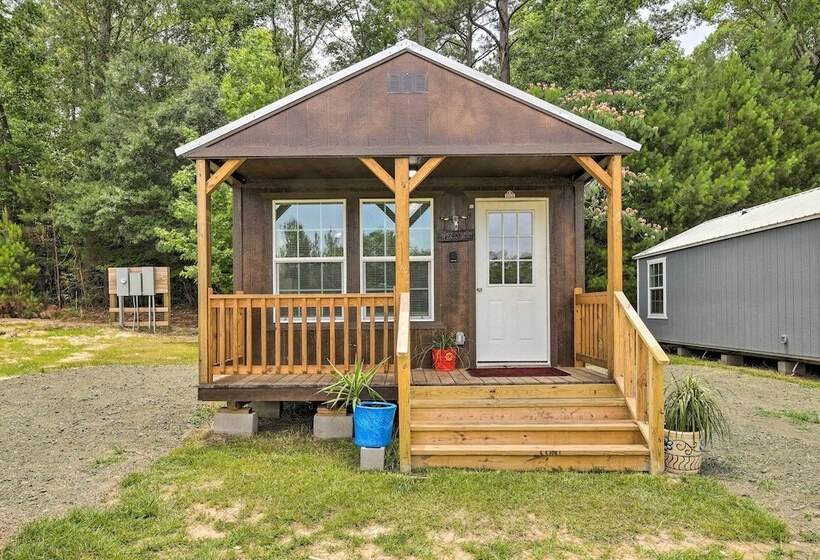 Lakefront Cabin W/ Access To 2 Paddleboats!