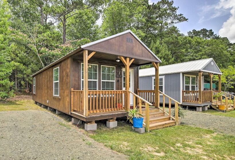 Lakefront Cabin W/ Access To 2 Paddleboats!