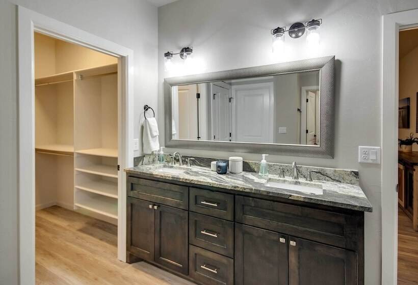 Waterfront Grand Lake Family House W/ Game Room!