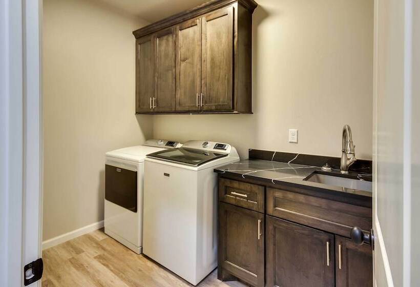 Waterfront Grand Lake Family House W/ Game Room!