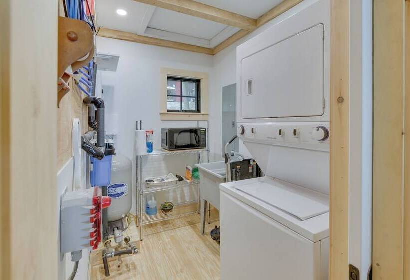 Lakefront Hartford Cabin W/ Canoe & Boat Ramp