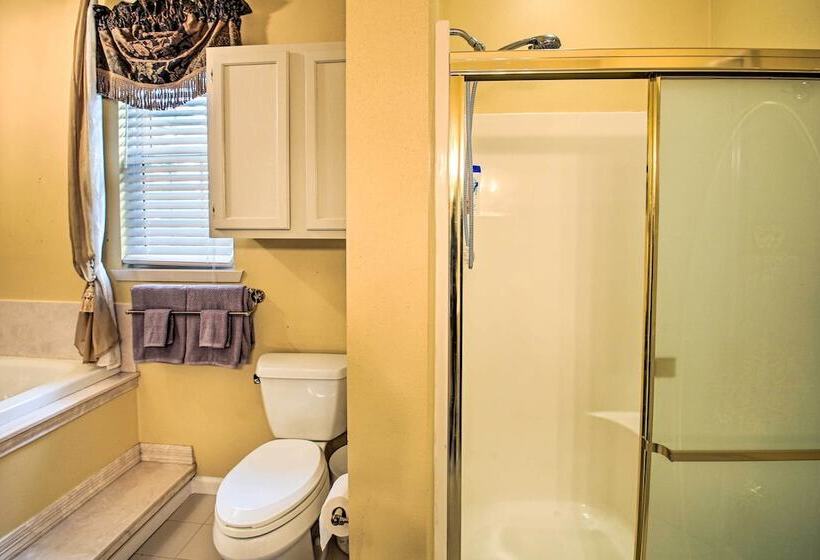 2 Tier Deck & Boat Parking: Lake Hamilton Home