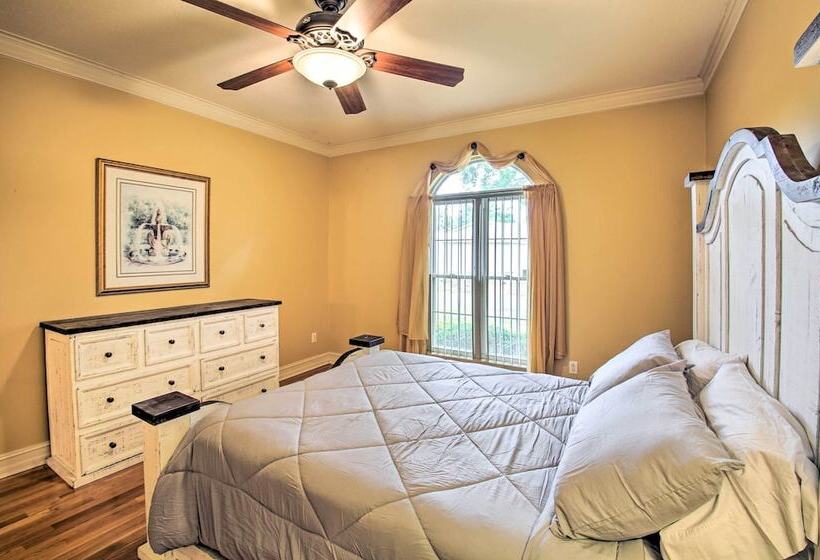 2 Tier Deck & Boat Parking: Lake Hamilton Home