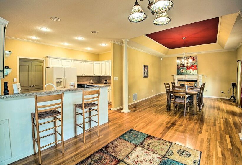 2 Tier Deck & Boat Parking: Lake Hamilton Home