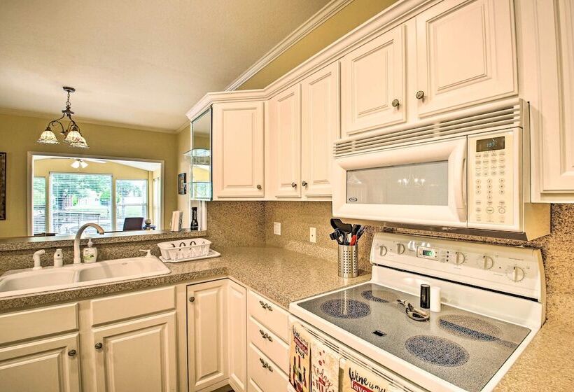 2 Tier Deck & Boat Parking: Lake Hamilton Home