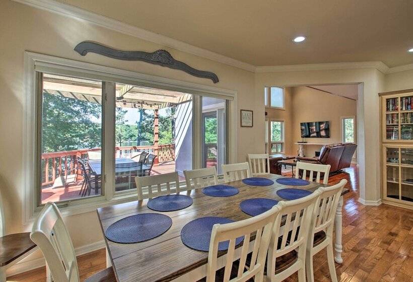 Dock & Kayaks: Lakefront Hot Springs Home