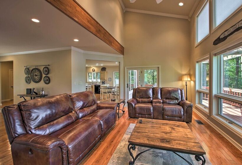 Dock & Kayaks: Lakefront Hot Springs Home