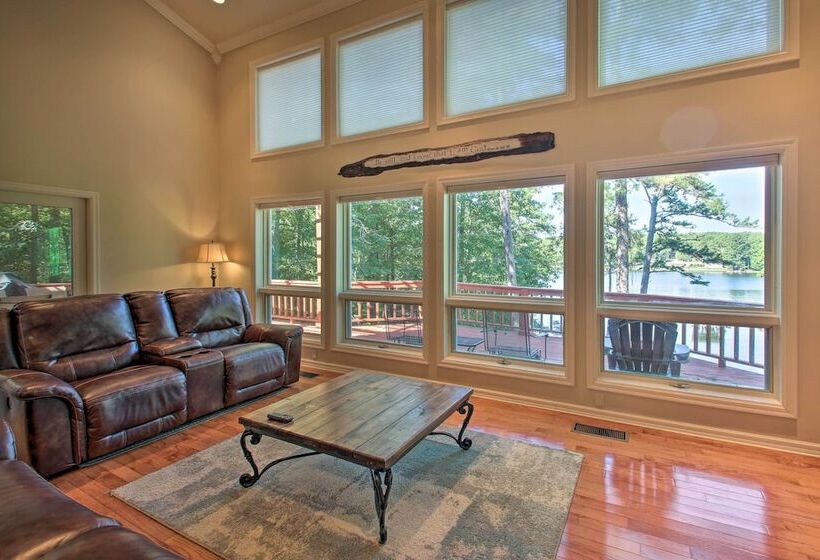 Dock & Kayaks: Lakefront Hot Springs Home