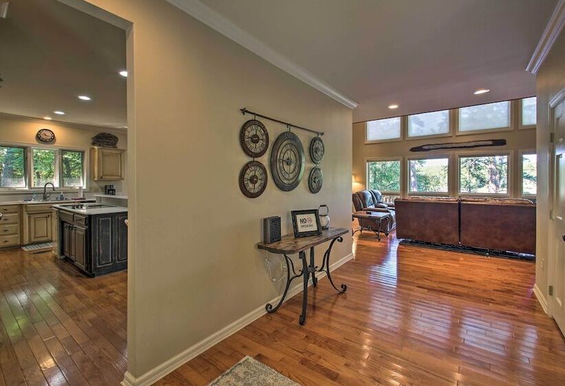 Dock & Kayaks: Lakefront Hot Springs Home