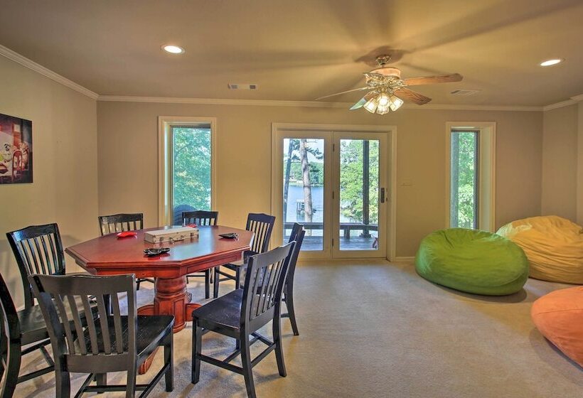 Dock & Kayaks: Lakefront Hot Springs Home