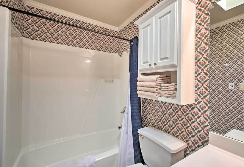 Dock & Kayaks: Lakefront Hot Springs Home