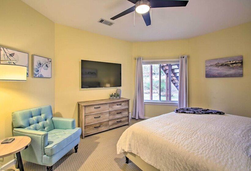 Lakefront Hot Springs Home W/ Deck & Boat Dock