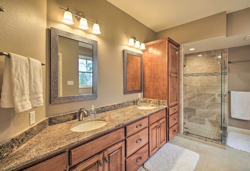 Lakefront Hot Springs Home W/ Deck & Boat Dock