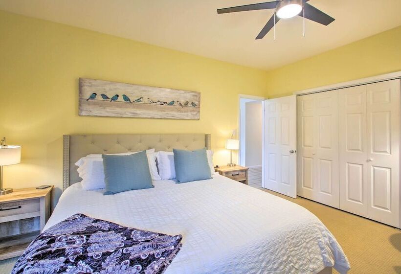 Lakefront Hot Springs Home W/ Deck & Boat Dock