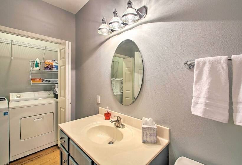 Lakefront Hot Springs Home W/ Deck & Boat Dock