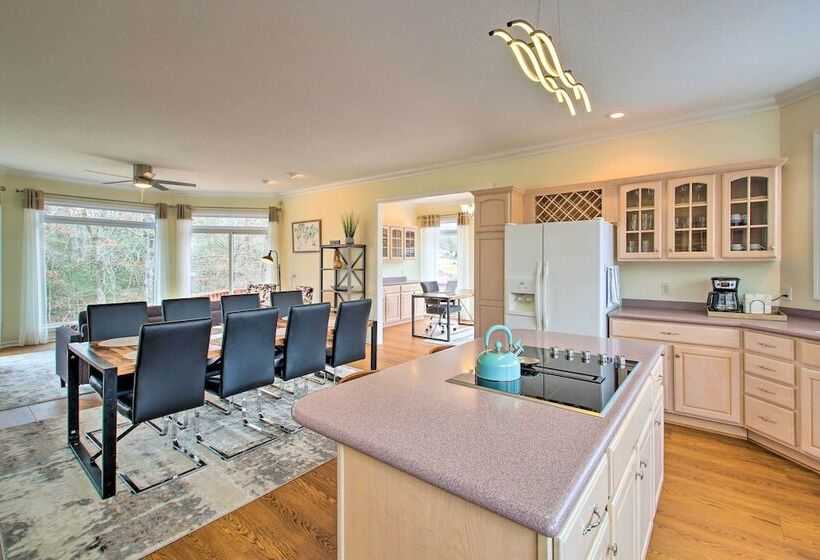 Lakefront Hot Springs Home W/ Deck & Boat Dock