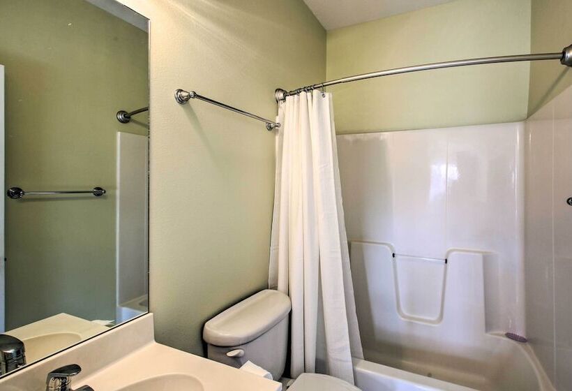 Lakefront Hot Springs Home W/ Deck & Boat Dock