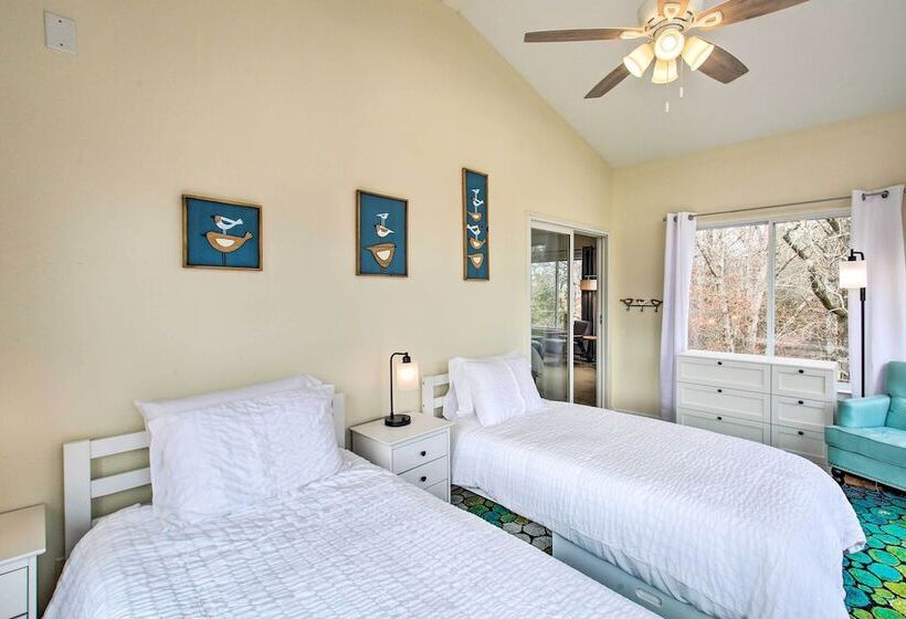 Lakefront Hot Springs Home W/ Deck & Boat Dock