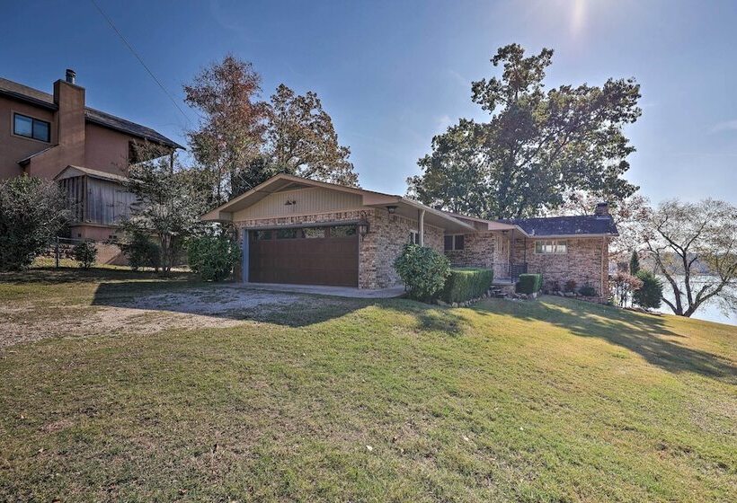 Hot Tub & Dock: Lakefront Home In Hot Springs