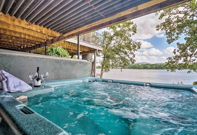 Hot Tub & Dock: Lakefront Home In Hot Springs
