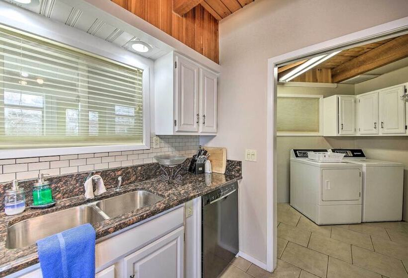 Lakefront Getaway W/ Hot Tub ~ 14 Mi To Schweitzer