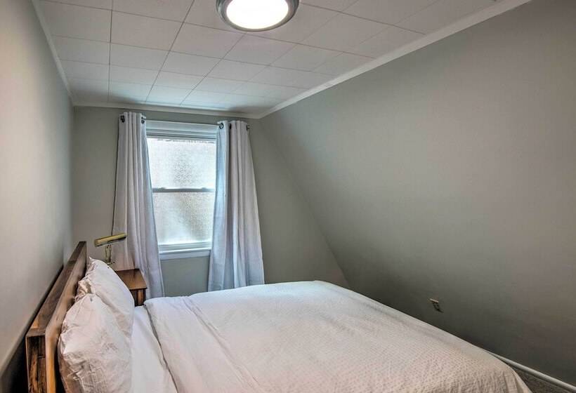 Lakefront Retreat W/ Kayaks, Grill, Fire Pit!