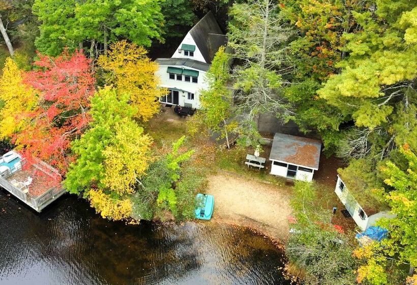 Lakefront Retreat W/ Kayaks, Grill, Fire Pit!
