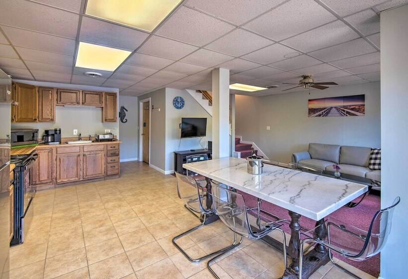 Lakefront Retreat W/ Kayaks, Grill, Fire Pit!