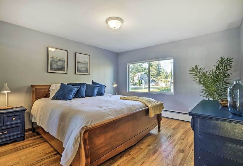 Lakefront Lynwood Home W/ Deck   19 Mi To Seattle!