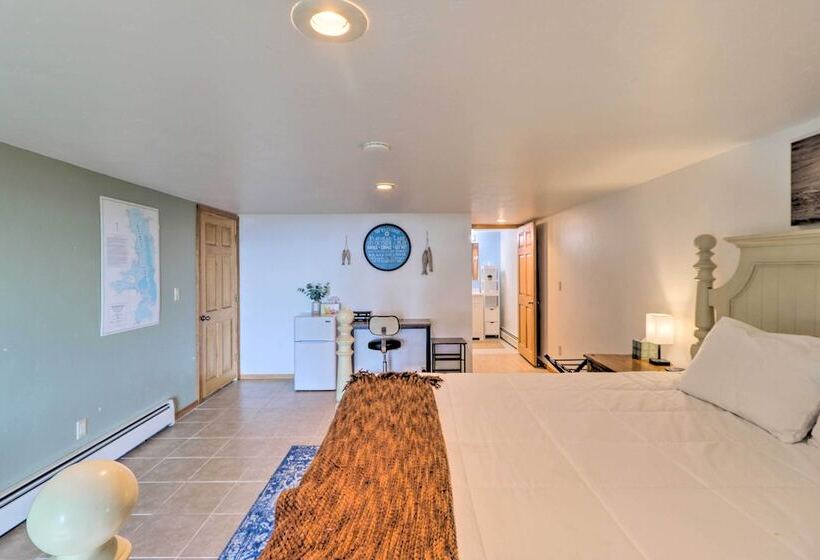 Lakeside Home W/ Beach ~ 14 Mi To Ski Area!